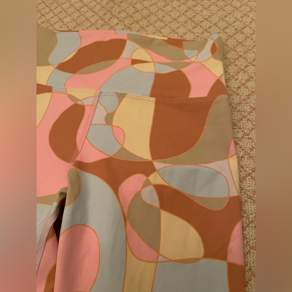 Beach Riot Multicolor Abstract Leggings - Picture 8 of 11
